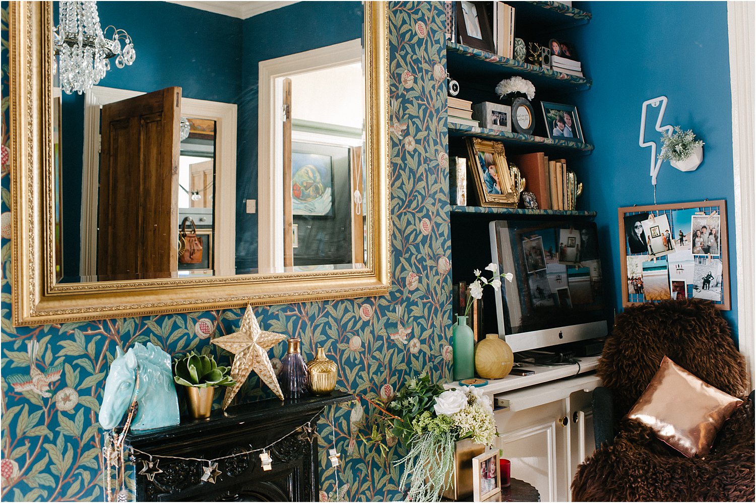 dark-maximalist-blue-living-room-eclectic-cosy-lily-sawyer-photo