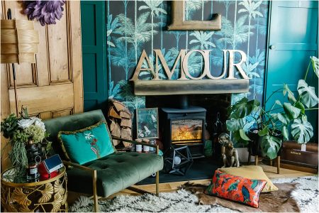retroduckq-wireless-charger-dark-eclectic-maximalist-interiors_0000