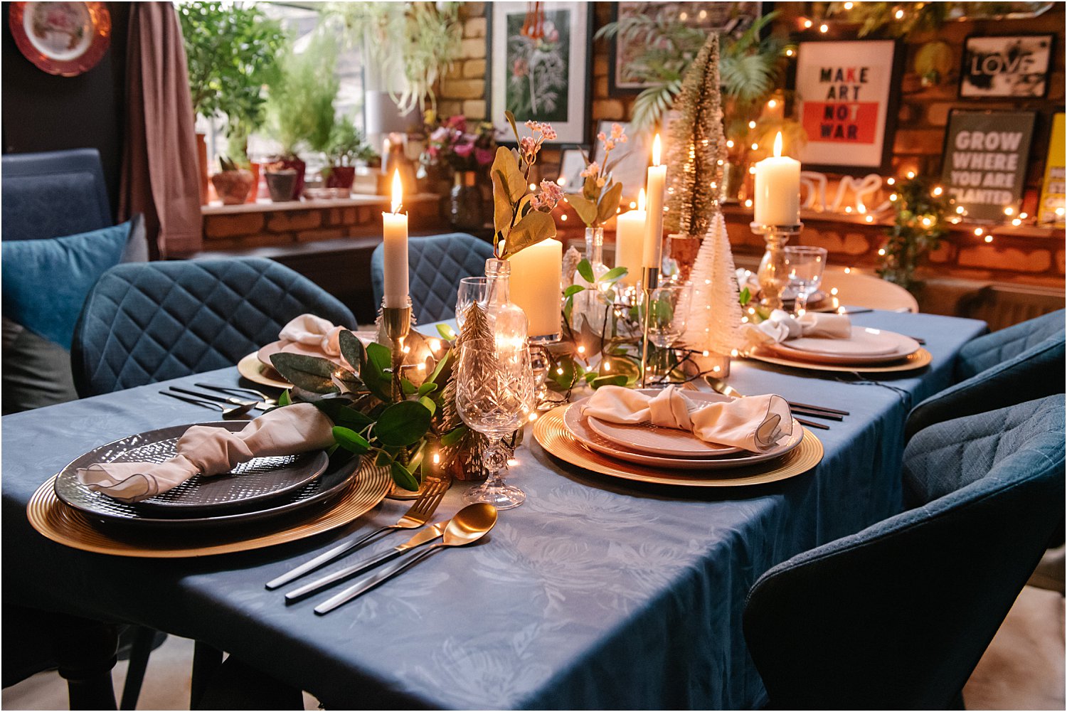 3-ways-style-Christmas-table-decorations-lily-sawyer-photo